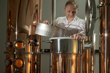 Produktion af ENE Gin kollektionen